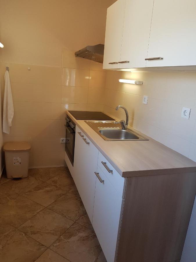 Family Friendly Seaside Apartments Kanica, Rogoznica - 12895 외부 사진